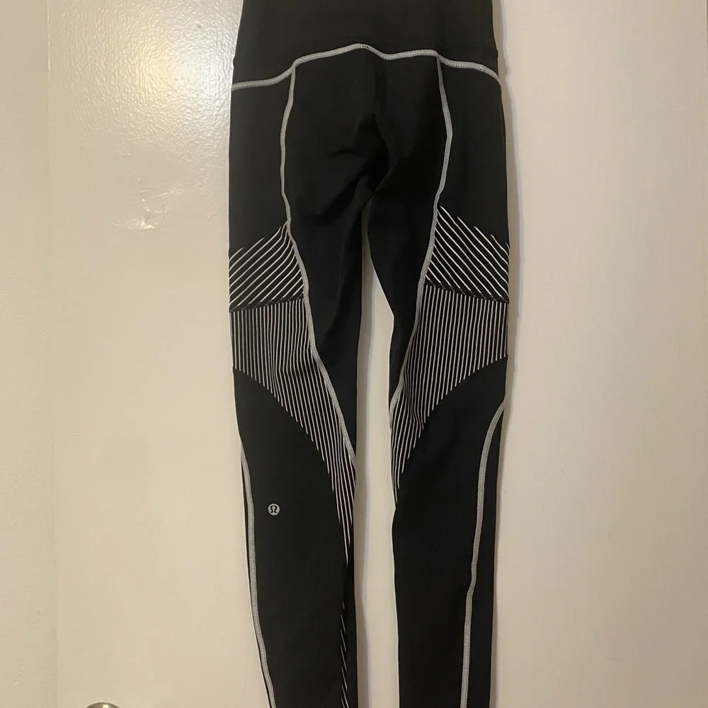 Lululemon Athletica Chanel Your Energy Tight Size 4 - Picture 6 of 7